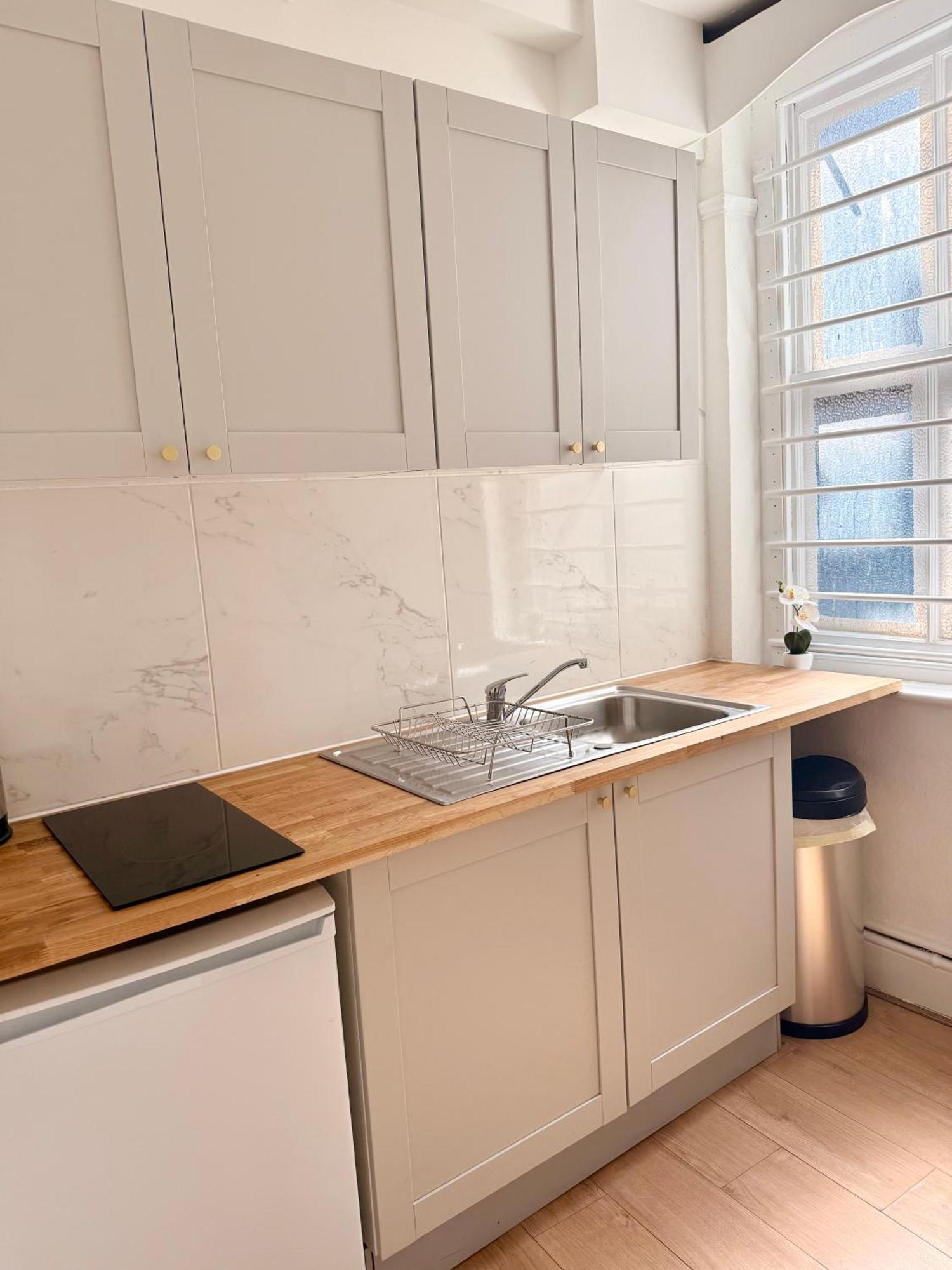 Candy Cafe Apartment Лондон Экстерьер фото