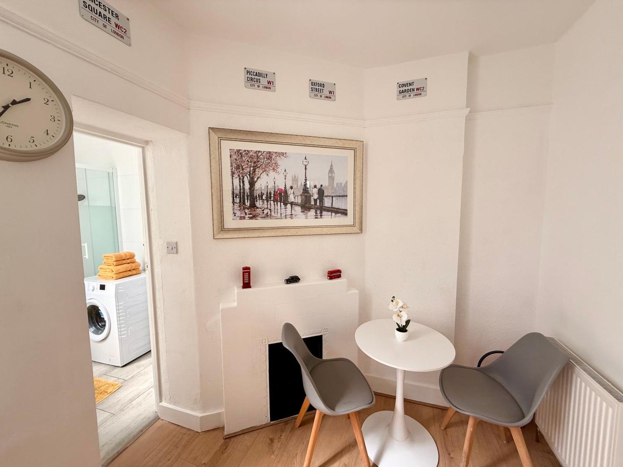 Candy Cafe Apartment Лондон Экстерьер фото